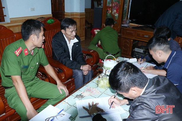 Bắt “đầu nậu” mua bán ma túy ở làng quê Hà Tĩnh