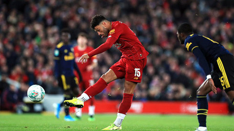 Liverpool đánh bại Arsenal trên chấm 11m sau đại tiệc bàn thắng