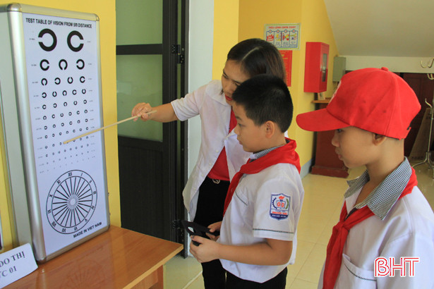 Tư vấn “điều khó nói” cho hơn 730 học sinh Nghi Xuân 