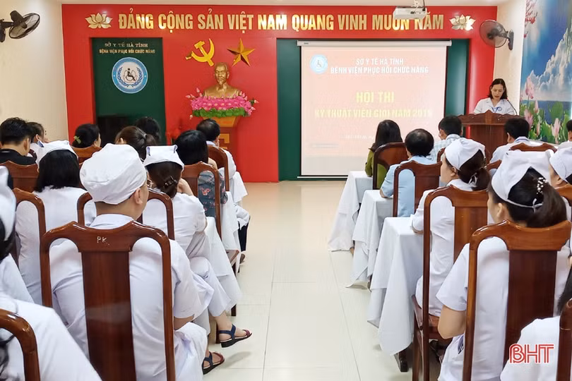 36 thí sinh Bệnh viện Phục hồi chức năng Hà Tĩnh thi kỹ thuật viên giỏi