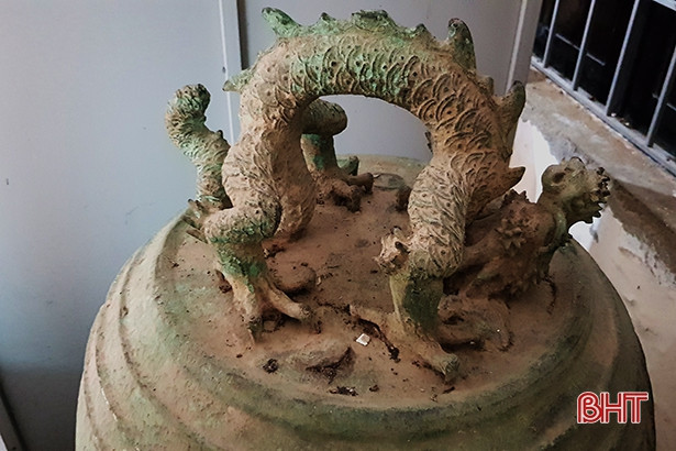 Bàn giao chuông quý đời Trần cho Bảo tàng Hà Tĩnh