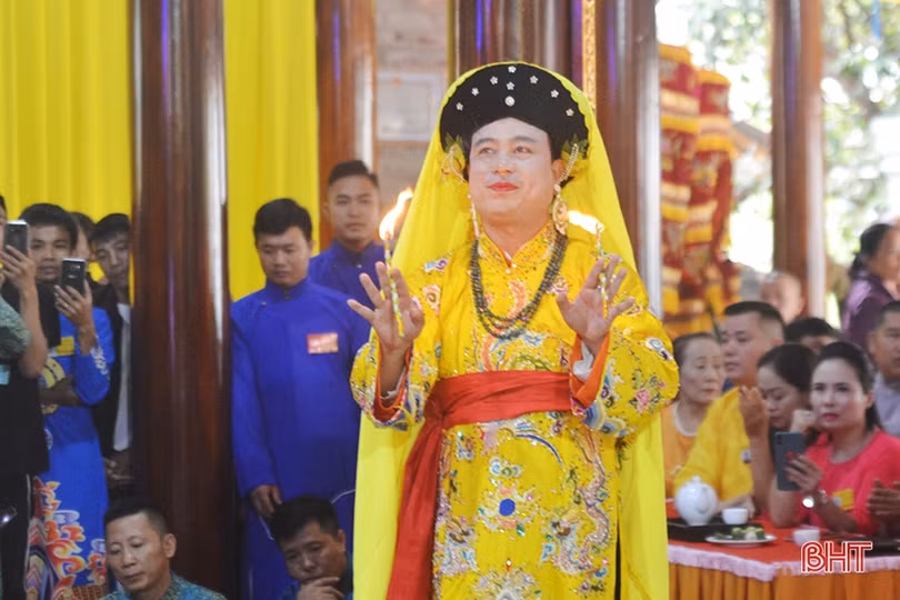 40 thanh đồng, đạo quan tham dự liên hoan thực hành tín ngưỡng thờ mẫu tam phủ tại Hồng Lĩnh