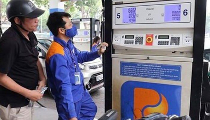 Xăng RON95 giảm tới 350 đồng xuống 20.445 đồng/lít