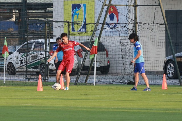 Giáo án “nhẹ nhàng” trong buổi tập thứ 2 của ĐT Việt Nam