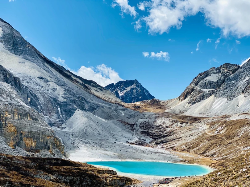 Núi rừng vào thu đẹp như tiên cảnh thu hút du khách tới Trung Quốc ảnh 4 Núi rừng vào thu đẹp như tiên cảnh thu hút du khách tới Trung Quốc