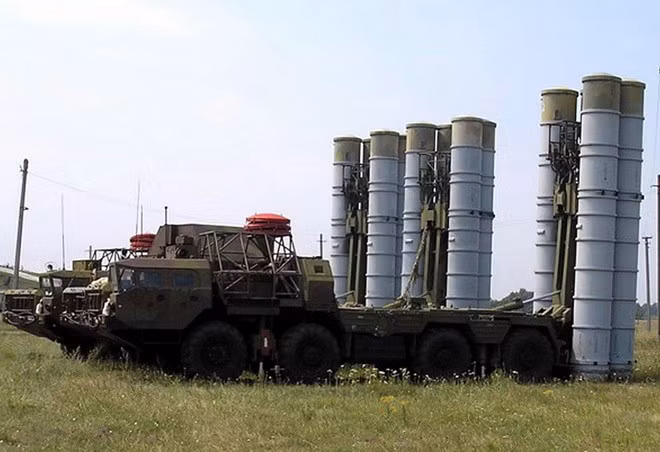 Nga bất ngờ mở kho dự trữ “gọi tái ngũ” hàng loạt tổ hợp phòng không S-300PS