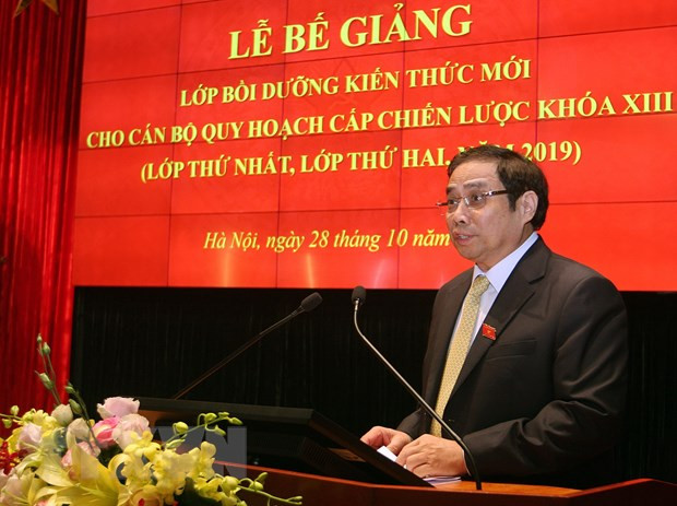 Bế giảng lớp bồi dưỡng cán bộ quy hoạch cấp chiến lược của Đảng