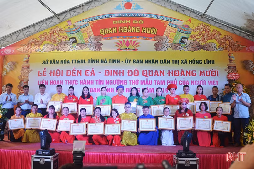 Đặc sắc lễ hội Đền Cả - Dinh đô Quan Hoàng Mười ở thị xã Hồng Lĩnh