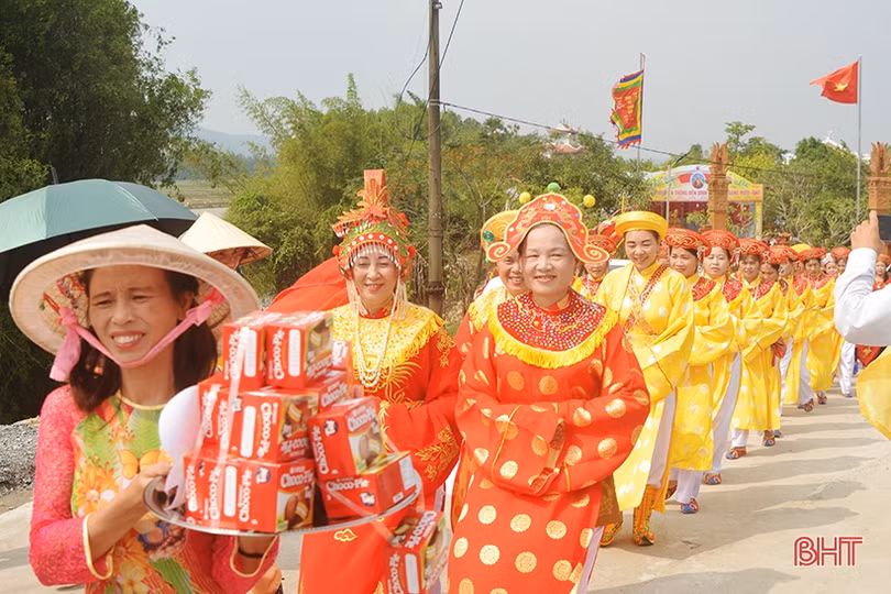 Đặc sắc lễ hội Đền Cả - Dinh đô Quan Hoàng Mười ở thị xã Hồng Lĩnh