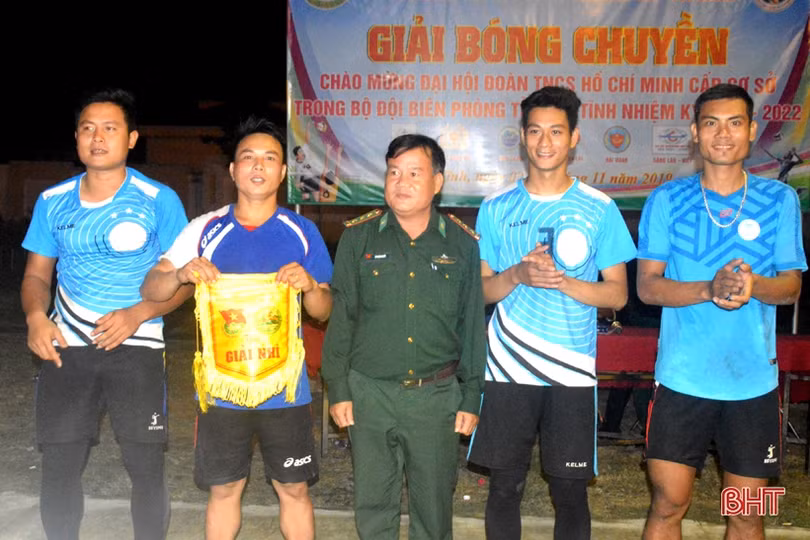 Chi cục Hải quan Cửa khẩu cảng Vũng Áng vô địch Giải bóng chuyền nam tại TX Kỳ Anh