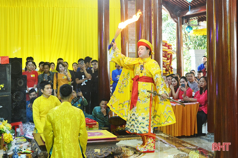 40 thanh đồng, đạo quan tham dự liên hoan thực hành tín ngưỡng thờ mẫu tam phủ tại Hồng Lĩnh