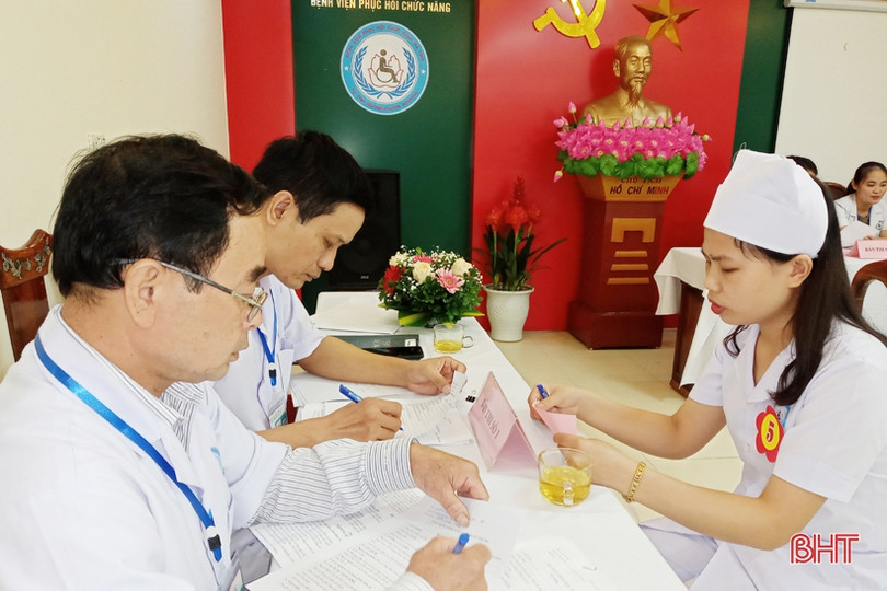 36 thí sinh Bệnh viện Phục hồi chức năng Hà Tĩnh thi kỹ thuật viên giỏi