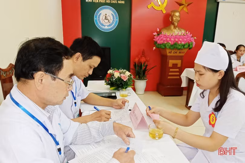 36 thí sinh Bệnh viện Phục hồi chức năng Hà Tĩnh thi kỹ thuật viên giỏi