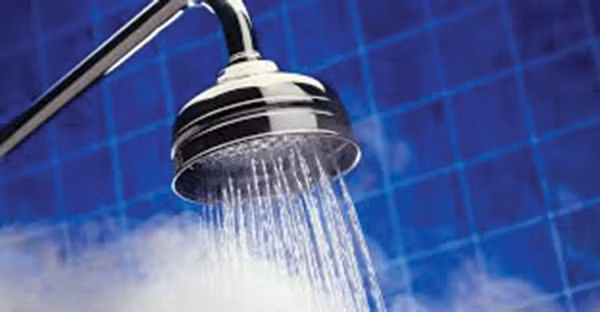 Chú ý phòng viêm phổi mùa lạnh ở người cao tuổi