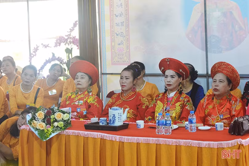 40 thanh đồng, đạo quan tham dự liên hoan thực hành tín ngưỡng thờ mẫu tam phủ tại Hồng Lĩnh