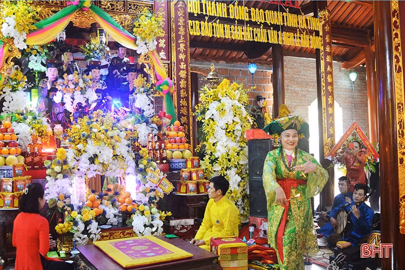 40 thanh đồng, đạo quan tham dự liên hoan thực hành tín ngưỡng thờ mẫu tam phủ tại Hồng Lĩnh