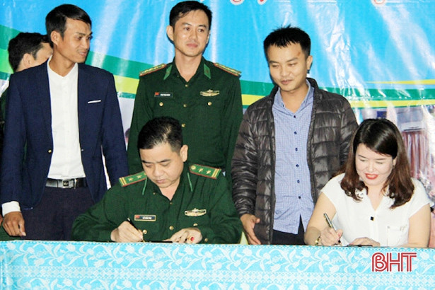 Trường học ở Nghi Xuân phối hợp với Bộ đội Biên phòng tuyên truyền về biển đảo