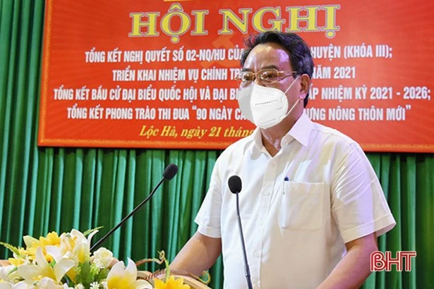 Lộc Hà khen thưởng 18 tập thể, 24 cá nhân trong thực hiện công tác bầu cử