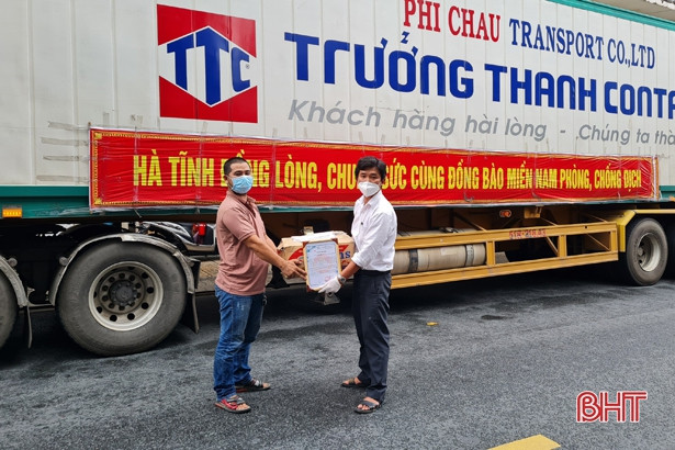 Người dân miền Nam đã tiếp nhận hàng hóa ủng hộ từ Hà Tĩnh