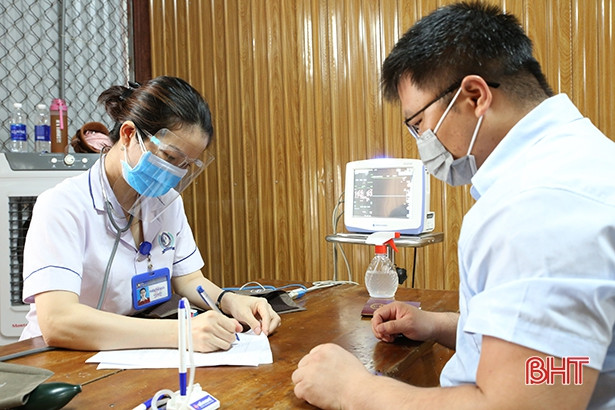 Hà Tĩnh tiêm vắc-xin phòng Covid-19 cho 370 công dân Trung Quốc