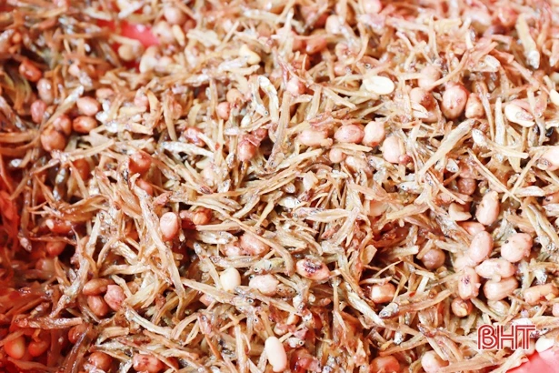 Giáo viên Nghi Xuân gửi 1.000 phần quà cho đồng bào miền Nam