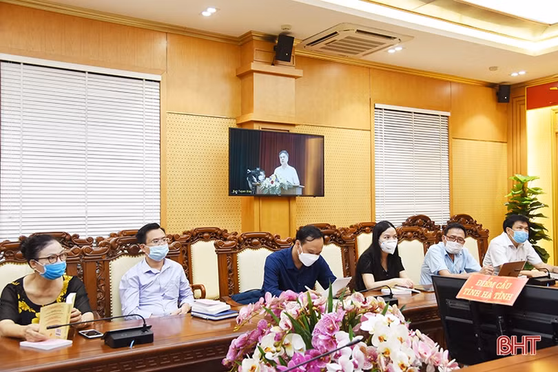 Tiếp thu Nghị quyết Đại hội XIII của Đảng gắn với nhiệm vụ phát triển văn học nghệ thuật, khoa học - kỹ thuật