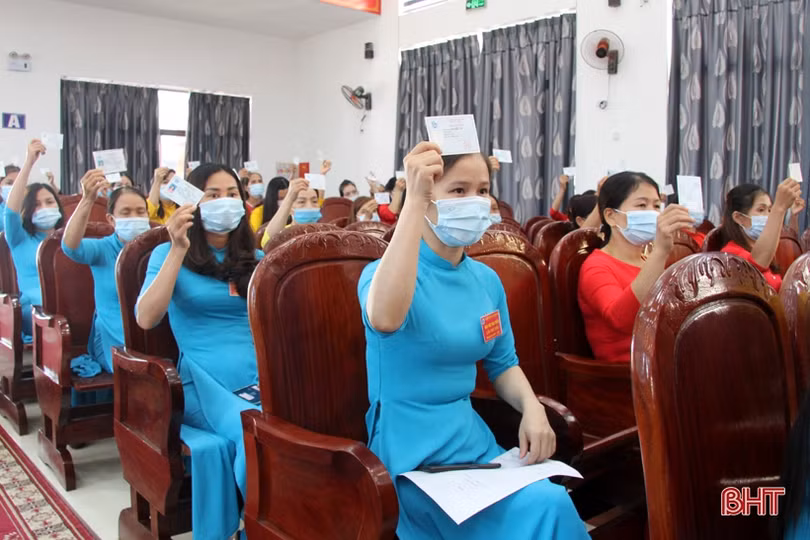 Bà Võ Thị Hương tái cử chức Chủ tịch Hội LHPN huyện Hương Sơn