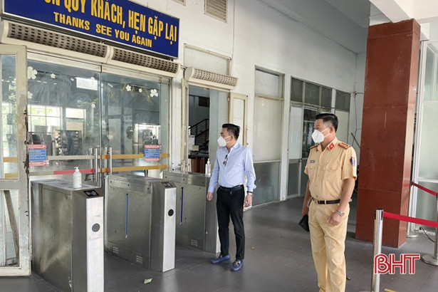 17h chiều nay, công dân làm thủ tục lên tàu tại Ga Sài Gòn để về Hà Tĩnh