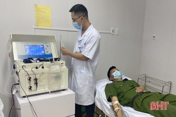 BVĐK tỉnh Hà Tĩnh triển khai kỹ thuật gạn tách tiểu cầu bằng máy tự động