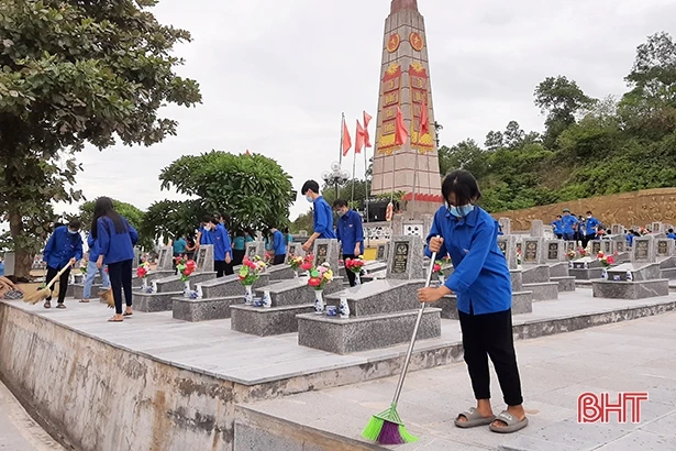 Tuổi trẻ Hà Tĩnh đồng loạt hưởng ứng “Ngày chủ nhật xanh” toàn quốc năm 2021