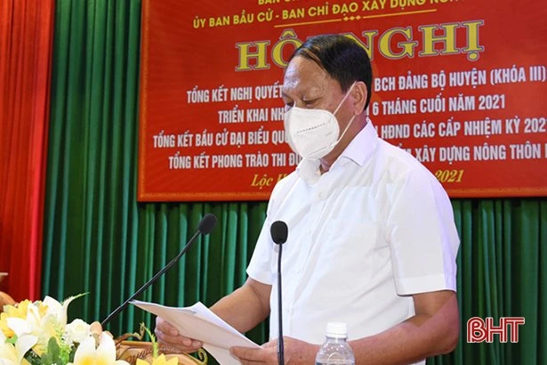 Lộc Hà khen thưởng 18 tập thể, 24 cá nhân trong thực hiện công tác bầu cử