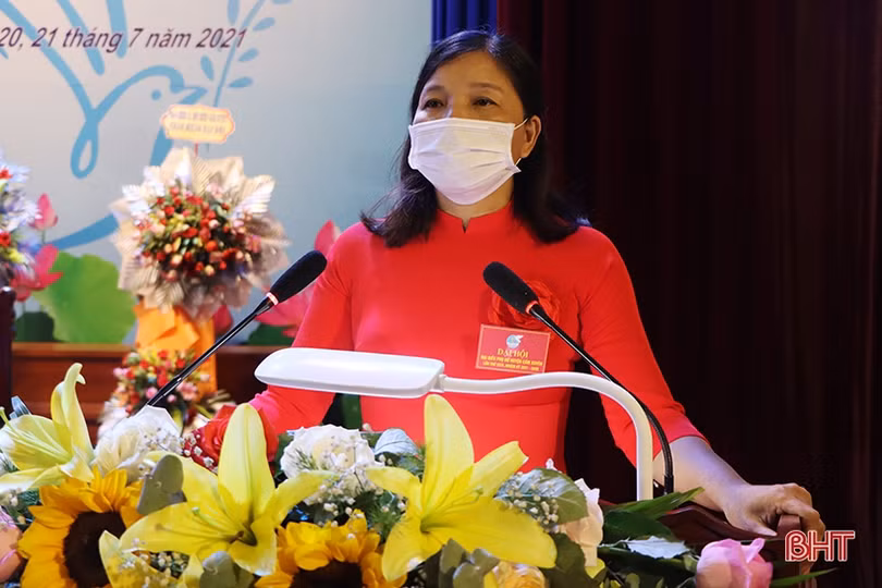 Bà Trần Thị Thanh Liên tái cử chức Chủ tịch Hội LHPN huyện Cẩm Xuyên