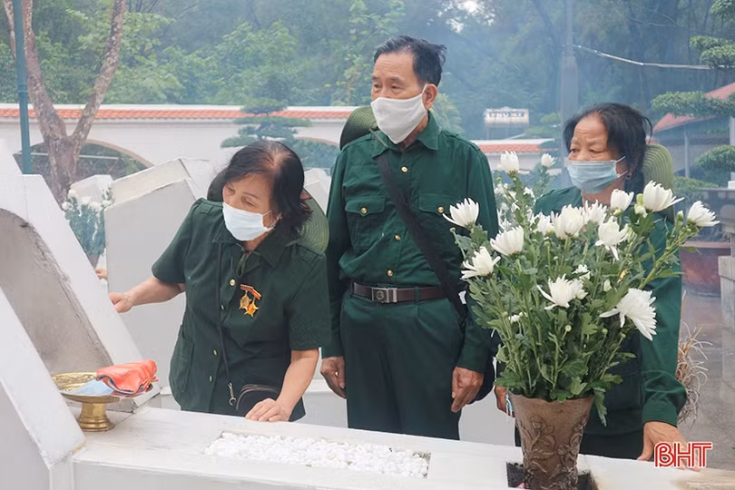 Xúc động lễ giỗ 10 nữ liệt sỹ thanh niên xung phong Ngã ba Đồng Lộc