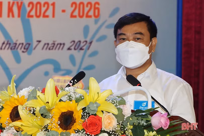 Bà Trần Thị Thanh Liên tái cử chức Chủ tịch Hội LHPN huyện Cẩm Xuyên