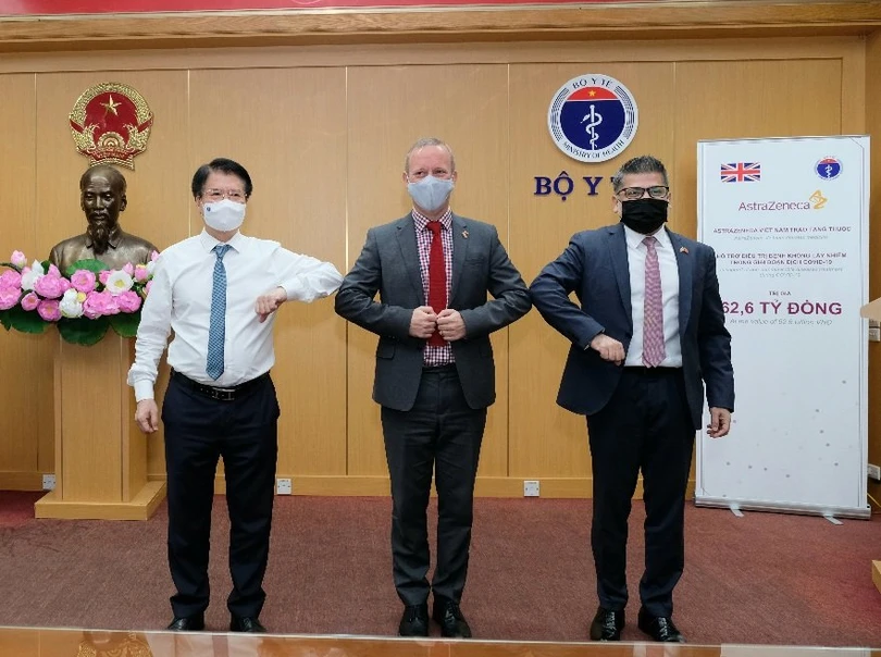 Bộ Y tế tiếp nhận 150.000 hộp thuốc hỗ trợ điều trị bệnh không lây nhiễm trong dịch COVID-19