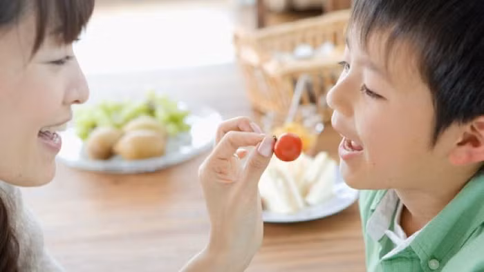 4 loại thực phẩm mẹ chớ cho bé ăn trước khi đi ngủ kẻo bé quấy khóc 