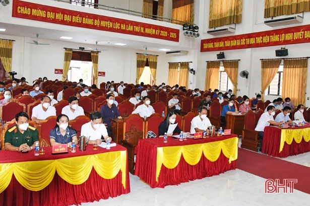 Lộc Hà khen thưởng 18 tập thể, 24 cá nhân trong thực hiện công tác bầu cử