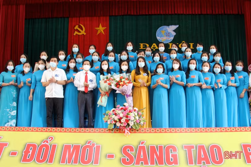 Bà Võ Thị Hương tái cử chức Chủ tịch Hội LHPN huyện Hương Sơn