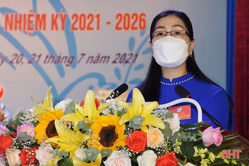 Bà Trần Thị Thanh Liên tái cử chức Chủ tịch Hội LHPN huyện Cẩm Xuyên