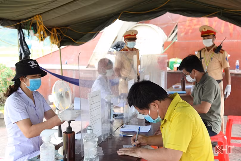 Người Hà Tĩnh về từ vùng dịch bằng phương tiện cá nhân tăng cao