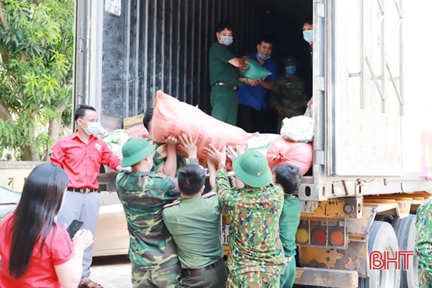 Nghi Xuân ủng hộ đồng bào miền Nam 57 tấn hàng hoá