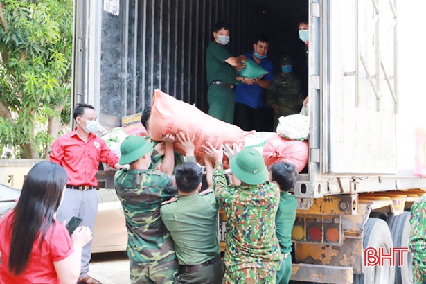 Nghi Xuân ủng hộ đồng bào miền Nam 57 tấn hàng hoá