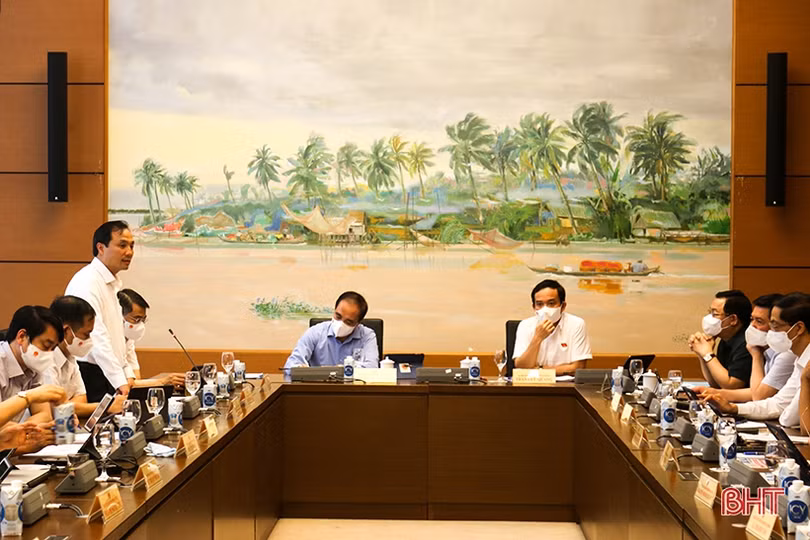 ĐBQH Hà Tĩnh tham gia thảo luận kế hoạch phát triển kinh tế - xã hội