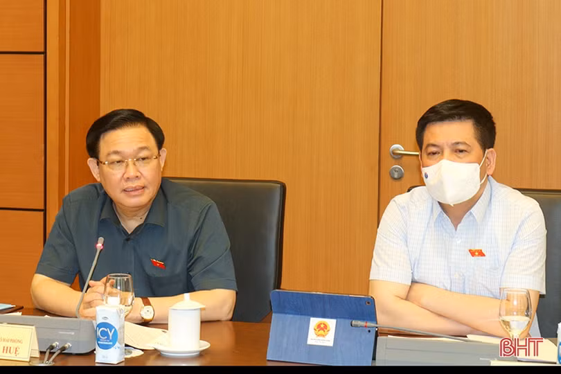 ĐBQH Hà Tĩnh tham gia thảo luận kế hoạch phát triển kinh tế - xã hội