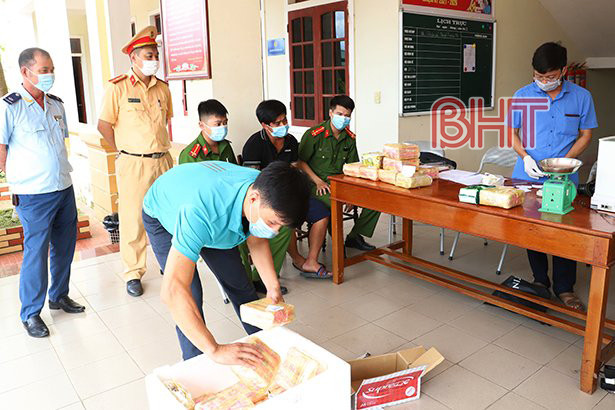 Hà Tĩnh: Bắt đối tượng vận chuyển 31kg ma túy, 12 ngàn viên hồng phiến