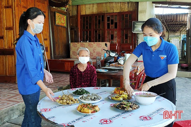 Tuổi trẻ Hương Khê gắn mã QR cung cấp thông tin tại các di tích lịch sử