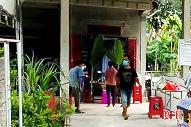 Hà Tĩnh: Gắng vớt diều dưới ao, nam sinh đuối nước thương tâm 