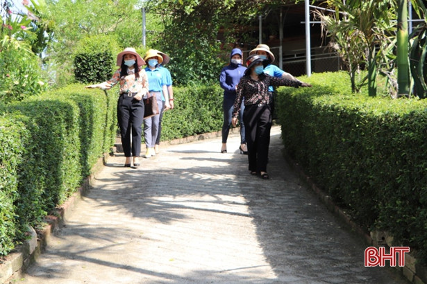 Phụ nữ Vũ Quang hướng về đại hội với nhiều phần việc ý nghĩa