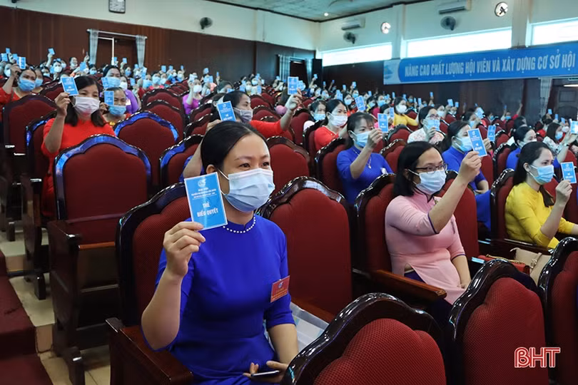 Bà Trần Thị Thanh Liên tái cử chức Chủ tịch Hội LHPN huyện Cẩm Xuyên