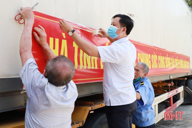 Nghi Xuân ủng hộ đồng bào miền Nam 57 tấn hàng hoá